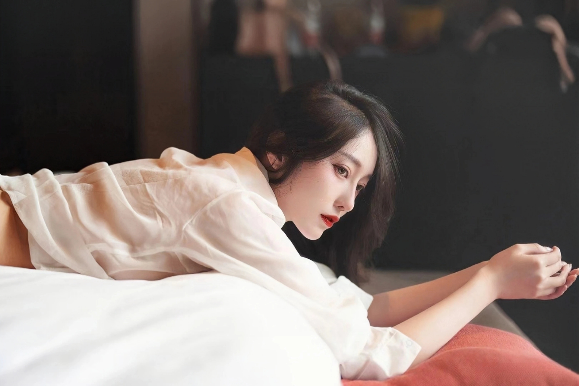 中国驻哥伦比亚使馆提醒中国公民切勿参与并高度警惕被动卷入毒品犯罪活动